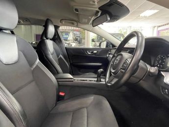 VOLVO V60 2.0 D3 Momentum Estate 5dr Diesel Manual Euro 6 (s/s) (150 ps)