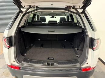 LAND ROVER DISCOVERY SPORT 2.0 TD4 HSE Black SUV 5dr Diesel Auto 4WD Euro 6 (s/s) (180 ps)