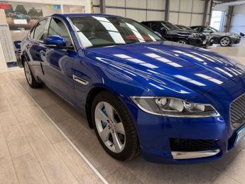 JAGUAR XF 2.0i Portfolio Saloon 4dr Petrol Auto AWD Euro 6 (s/s) (250 ps)