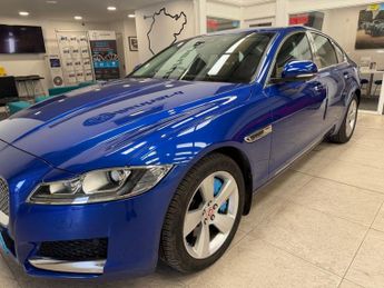 JAGUAR XF 2.0i Portfolio Saloon 4dr Petrol Auto AWD Euro 6 (s/s) (250 ps)