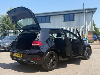VOLKSWAGEN GOLF 1.6 TDI SE Nav Hatchback 5dr Diesel DSG Euro 6 (s/s) (115 ps)