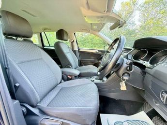VOLKSWAGEN TIGUAN 2.0 TDI SE Navigation DSG 4Motion Euro 6 (s/s) 5dr