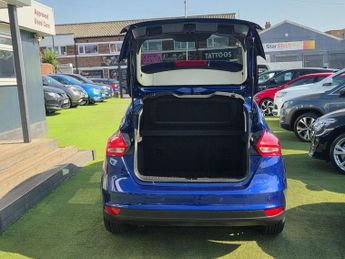FORD FOCUS 1.0T EcoBoost Zetec Edition Hatchback 5dr Petrol Auto Euro 6 (s/