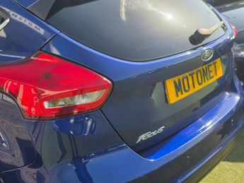FORD FOCUS 1.0T EcoBoost Zetec Edition Hatchback 5dr Petrol Auto Euro 6 (s/