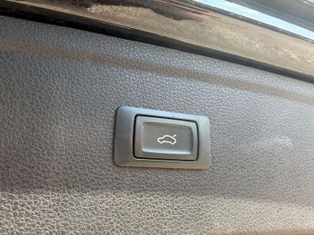 AUDI Q5 2.0 TDI 40 S line SUV 5dr Diesel S Tronic quattro 