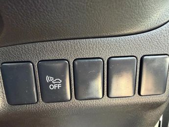 MITSUBISHI OUTLANDER 2.0 12kWh Juro SUV 5dr Petrol Plug-in Hybrid CVT 4WD Euro 6 (s/s