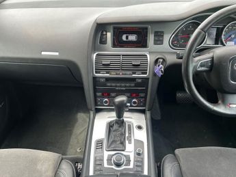AUDI Q7 3.0 TDI S line SUV 5dr Diesel Tiptronic quattro (260 g/km, 242 b