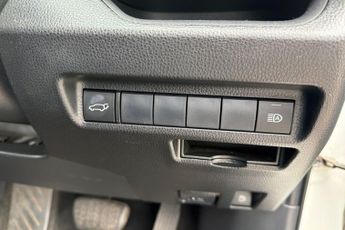 TOYOTA RAV4 2.5 VVT-h Dynamic SUV 5dr Petrol Hybrid CVT Euro 6 (s/s) (218 ps