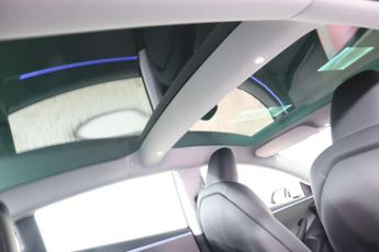 TESLA Model 3 Auto RWD 4dr