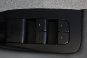 TESLA Model 3 Auto RWD 4dr