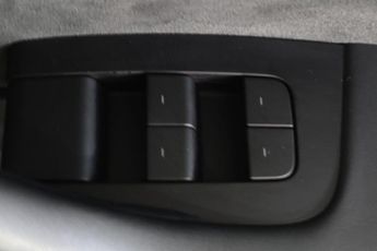 TESLA MODEL Y (Dual Motor) Long Range Auto 4WDE 5dr