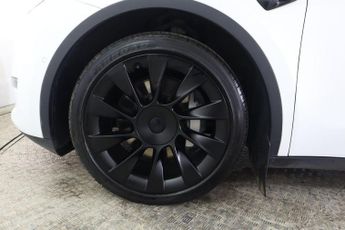 TESLA MODEL Y (Dual Motor) Long Range Auto 4WDE 5dr