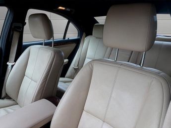MERCEDES-BENZ S CLASS 3.0 S320 CDI V6 Saloon 4dr Diesel G-Tronic Euro 4 (231 ps)