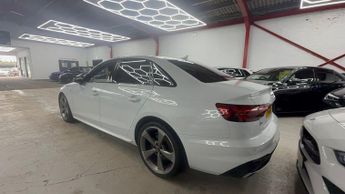 AUDI A4 2.0 TDI 35 Black Edition Saloon 4dr Diesel S Tronic Euro 6 (s/s)