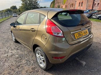 FORD FIESTA 1.6 Zetec Hatchback 5dr Petrol Powershift Euro 5 (105 ps)