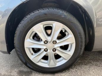 HONDA JAZZ 1.4 i-VTEC ES Hatchback 5dr Petrol CVT Euro 5 (99 ps)