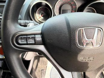 HONDA JAZZ 1.4 i-VTEC ES Hatchback 5dr Petrol CVT Euro 5 (99 ps)