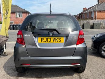 HONDA JAZZ 1.4 i-VTEC ES Hatchback 5dr Petrol CVT Euro 5 (99 ps)
