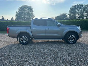 NISSAN NAVARA 2.3 dCi Tekna Pickup Double Cab 4dr Diesel Auto 4WD Euro 6 (190 