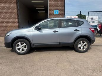 NISSAN QASHQAI 1.6 Visia SUV 5 door Petrol Manual 2WD in Grey