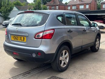 NISSAN QASHQAI 1.6 Visia SUV 5 door Petrol Manual 2WD in Grey