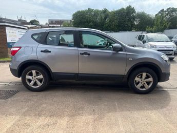 NISSAN QASHQAI 1.6 Visia SUV 5 door Petrol Manual 2WD in Grey