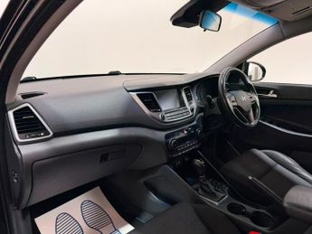 HYUNDAI TUCSON 2.0 CRDi SE Nav SUV 5dr Diesel Auto 4WD Euro 6 (136 ps)