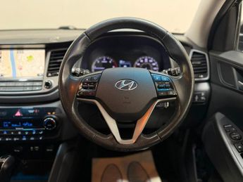HYUNDAI TUCSON 2.0 CRDi SE Nav SUV 5dr Diesel Auto 4WD Euro 6 (136 ps)