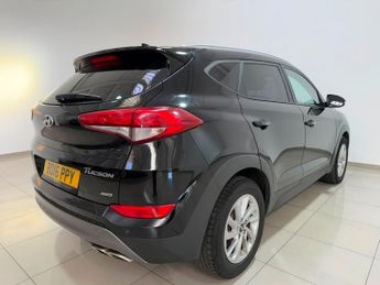 HYUNDAI TUCSON 2.0 CRDi SE Nav SUV 5dr Diesel Auto 4WD Euro 6 (136 ps)