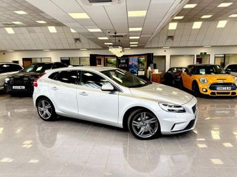 Volvo V40 2.0 D4 R-Design Pro Hatchback 5dr Diesel Auto Euro 6 (s/s) (190 