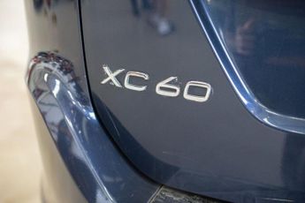 VOLVO XC60 2.4 D4 SE Lux Nav SUV 5dr Diesel Geartronic AWD Euro 5 (163 ps)