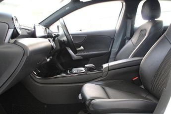 MERCEDES-BENZ A-CLASS 2.0 A200d Sport (Premium) Hatchback 5dr Diesel 8G-DCT Euro 6 (s/