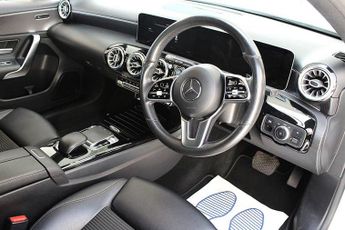 MERCEDES-BENZ A-CLASS 2.0 A200d Sport (Premium) Hatchback 5dr Diesel 8G-DCT Euro 6 (s/