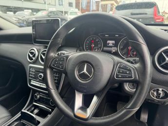 MERCEDES-BENZ A CLASS 1.5 A180d SE Hatchback 5dr Diesel 7G-DCT Euro 6 (s/s) (109 ps)