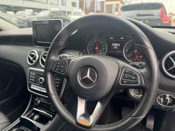 MERCEDES-BENZ A CLASS 1.5 A180d SE Hatchback 5dr Diesel 7G-DCT Euro 6 (s/s) (109 ps)