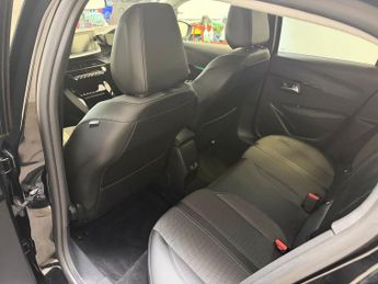 PEUGEOT E-208 50kWh Allure Hatchback 5dr Electric Auto (136 ps)