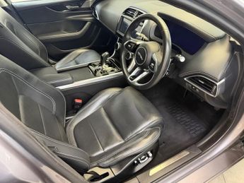 JAGUAR XE 2.0 P250i R-Dynamic HSE Saloon 4dr Petrol Auto Euro 6 (s/s) (250