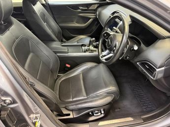 JAGUAR XE 2.0 P250i R-Dynamic HSE Saloon 4dr Petrol Auto Euro 6 (s/s) (250