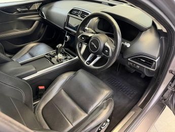 JAGUAR XE 2.0 P250i R-Dynamic HSE Saloon 4dr Petrol Auto Euro 6 (s/s) (250
