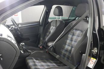 VOLKSWAGEN GOLF 1.4 TSI 8.7kWh GTE Advance Hatchback 5dr Petrol Plug-in Hybrid D