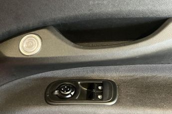 FIAT 500E 42kWh RED Hatchback 3dr Electric Auto (118 ps) Android Auto / Ap