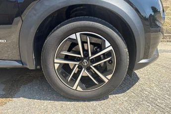 NISSAN JUKE 1.6 N-Connecta SUV 5dr Petrol Hybrid Auto Euro 6 (143 ps) Rear V