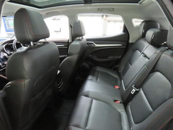 MG MG ZS 72.6kWh Trophy Long Range SUV 5dr Electric Auto (156 ps)