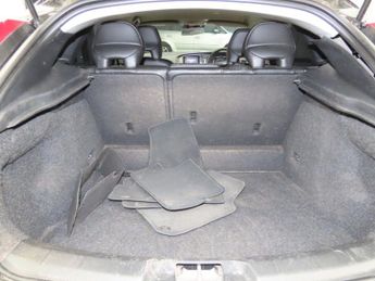 VOLVO V40 CROSS COUNTRY 1.5 T3 GPF Pro Hatchback 5dr Petrol Auto Euro 6 (s/s) (152 ps)