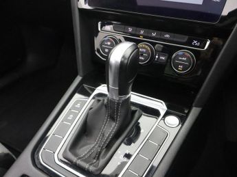 VOLKSWAGEN PASSAT 1.4 TSI R-Line Saloon 4dr Petrol DSG Euro 6 (s/s) (150 ps)