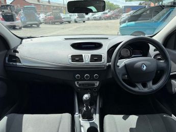 RENAULT MEGANE 1.5 dCi Knight Edition Sport Tourer 5dr Diesel Manual Euro 5 (s/
