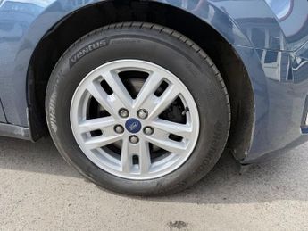FORD TOURNEO CONNECT 1.5 EcoBlue Titanium MPV 5dr Diesel Auto Euro 6 (s/s) (120 ps)
