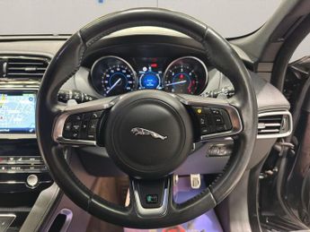 JAGUAR F-PACE 2.0 D180 R-Sport SUV 5dr Diesel Auto AWD Euro 6 (s/s) (180 ps)