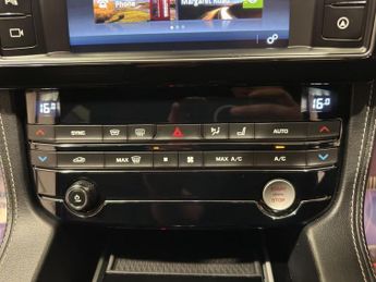 JAGUAR F-PACE 2.0 D180 R-Sport SUV 5dr Diesel Auto AWD Euro 6 (s/s) (180 ps)
