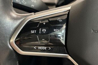 VOLKSWAGEN ID.3 Pro Performance 58kWh Tech Hatchback 5dr Electric Auto (204 ps) 
